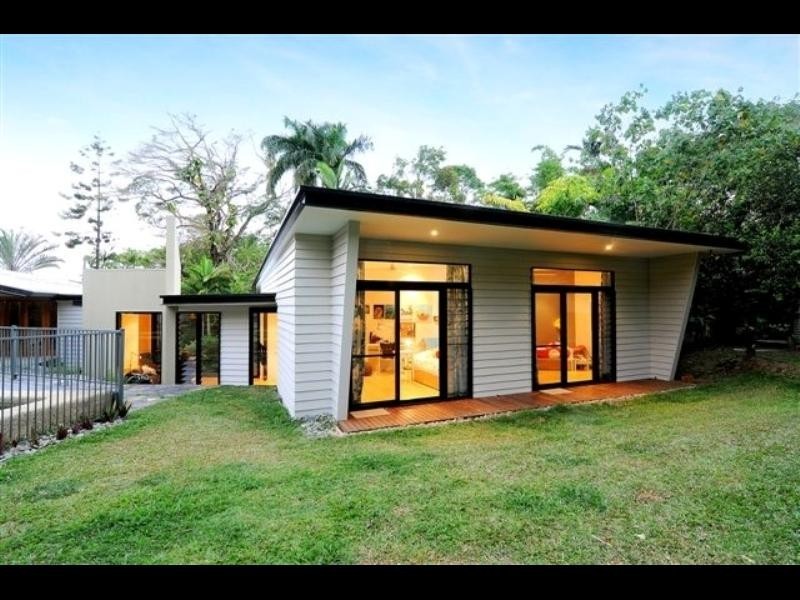 5 Mullins Street, Whitfield QLD 4870