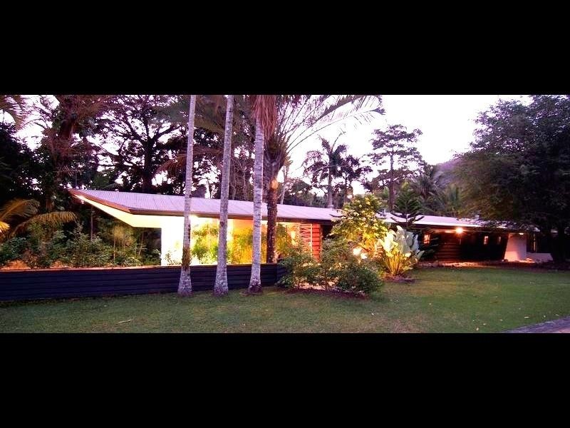 5 Mullins Street, Whitfield QLD 4870