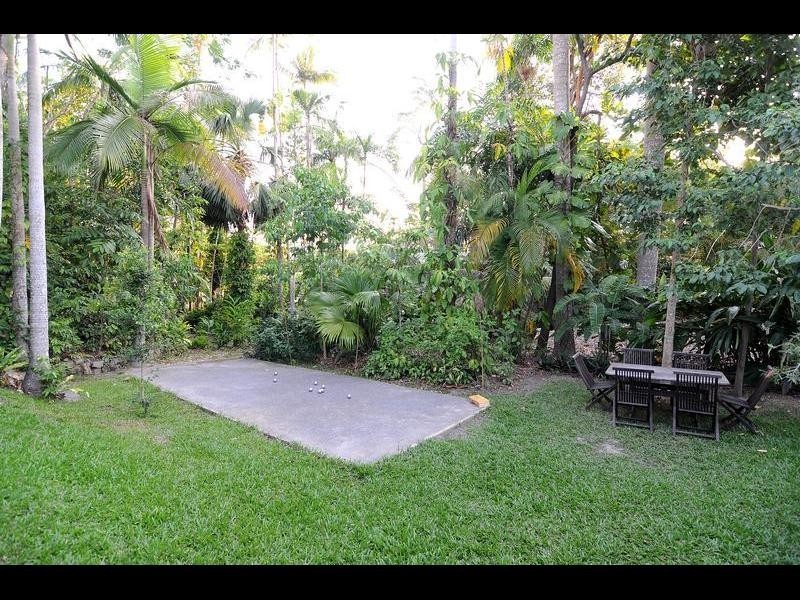 5 Mullins Street, Whitfield QLD 4870