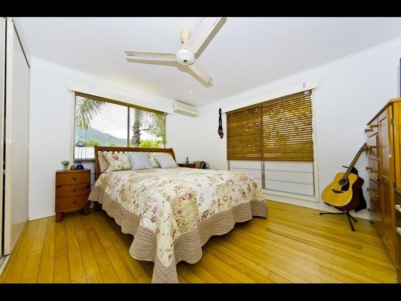 5 Mills Close, Manoora QLD 4870