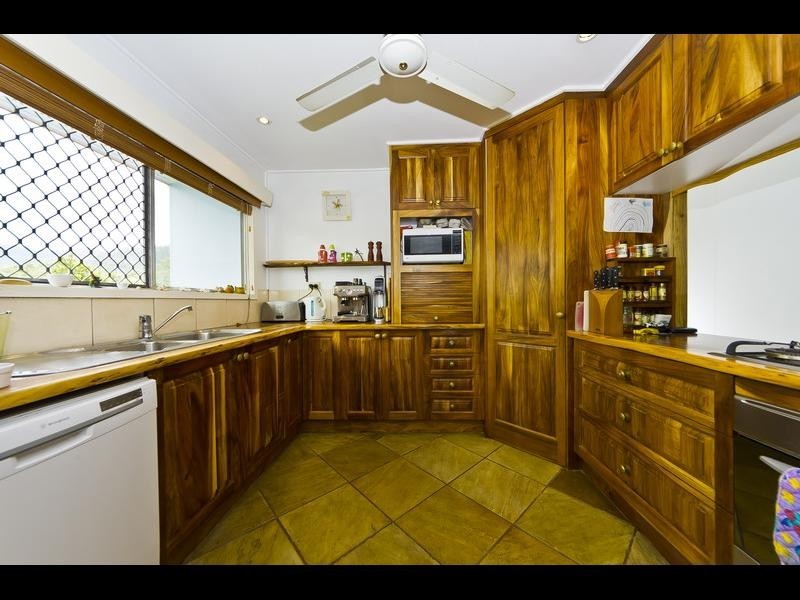5 Mills Close, Manoora QLD 4870