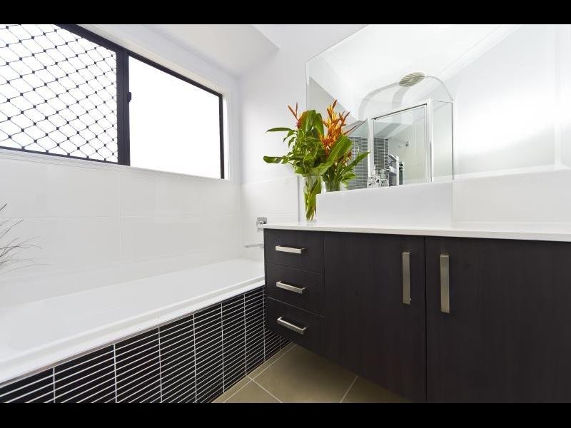 4 Galena Chase, Trinity Park QLD 4879