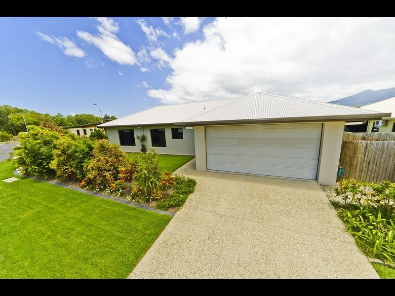 2 Galena Chase, Trinity Park QLD 4879