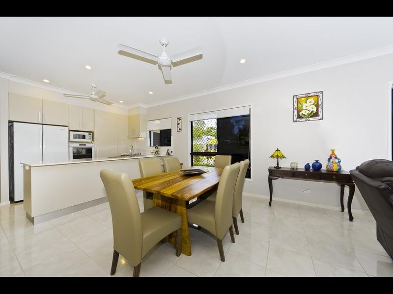 2 Galena Chase, Trinity Park QLD 4879