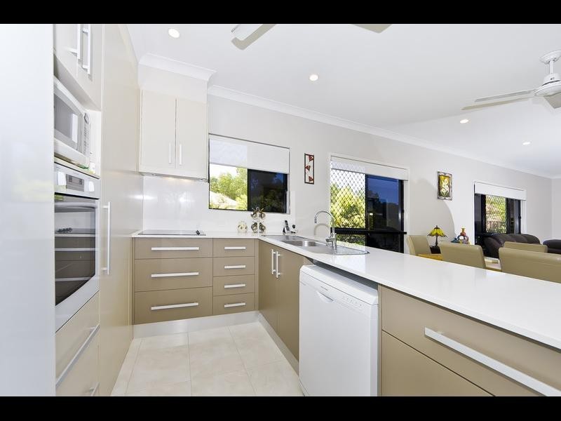 2 Galena Chase, Trinity Park QLD 4879