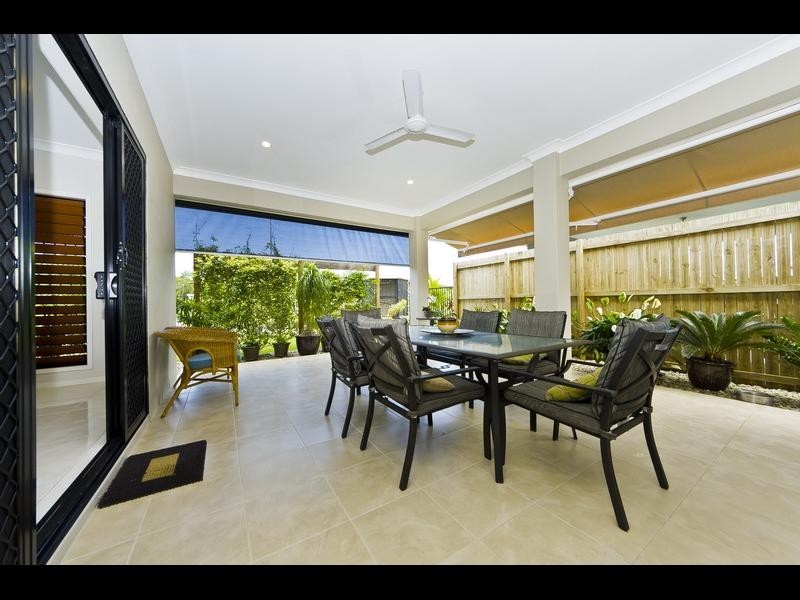 2 Galena Chase, Trinity Park QLD 4879