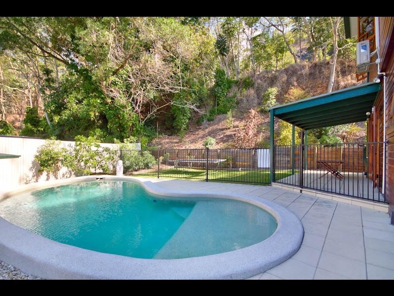 7 Hillside Close, Aeroglen QLD 4870