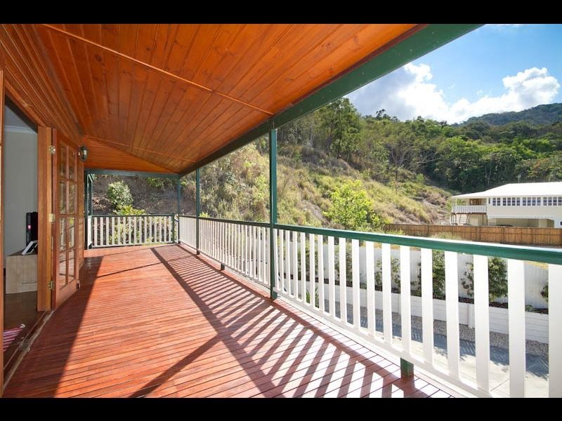 7 Hillside Close, Aeroglen QLD 4870