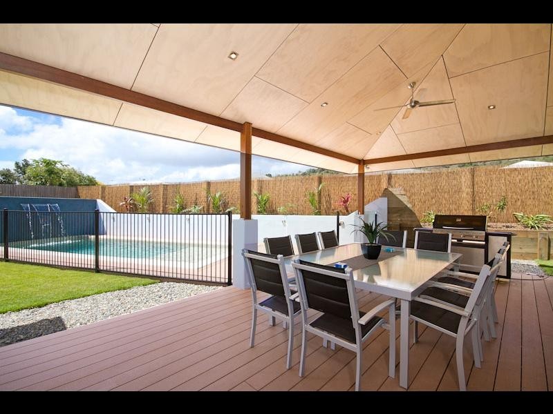 43 Bassett Street, Kanimbla QLD 4870