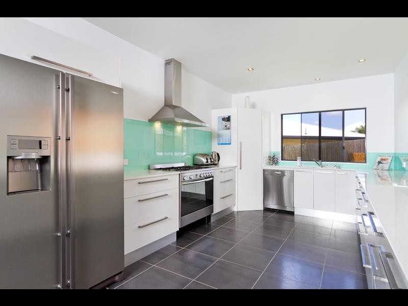 43 Bassett Street, Kanimbla QLD 4870