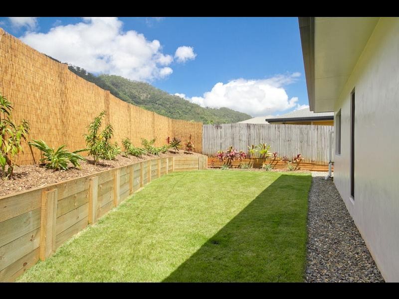 43 Bassett Street, Kanimbla QLD 4870