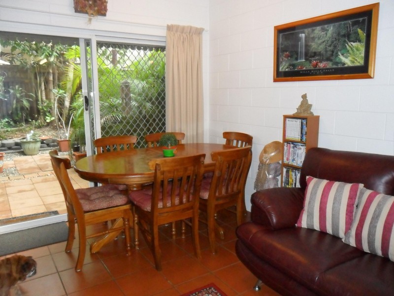 7/8 Short Street, Redlynch QLD 4870