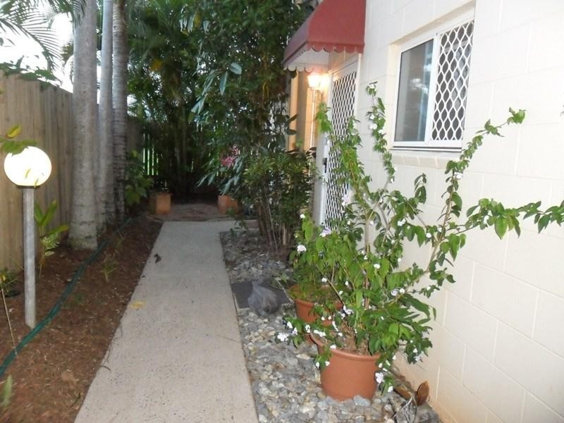 7/8 Short Street, Redlynch QLD 4870