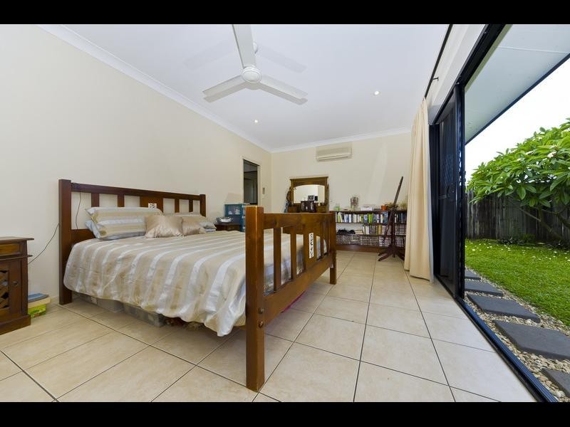 25 Pelling Close, Kanimbla QLD 4870