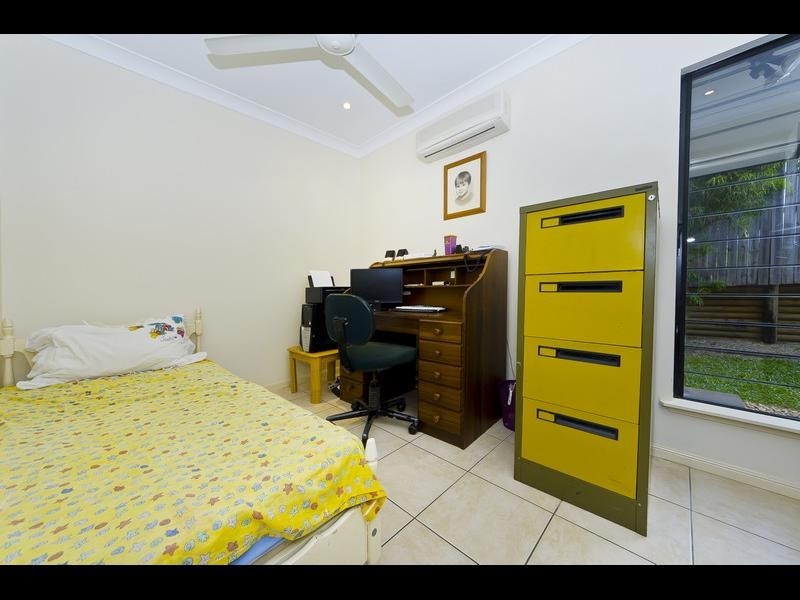 25 Pelling Close, Kanimbla QLD 4870