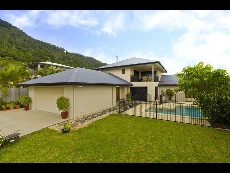 25 Pelling Close, Kanimbla QLD 4870