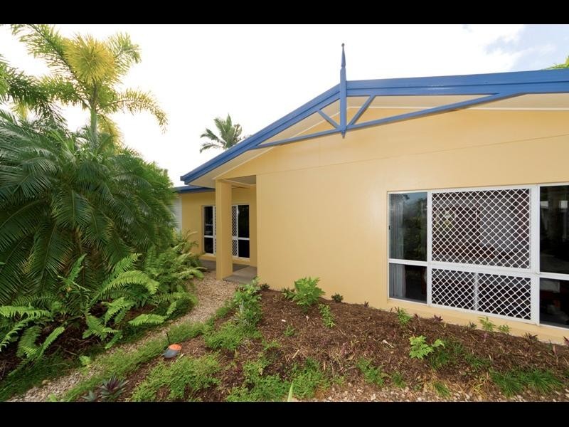 3 Summer Hill Drive, Mooroobool QLD 4870