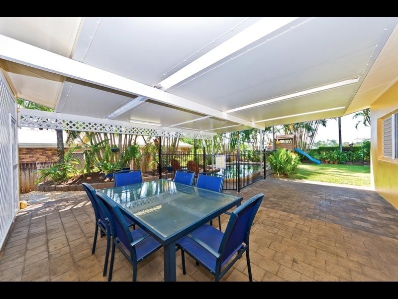3 Summer Hill Drive, Mooroobool QLD 4870