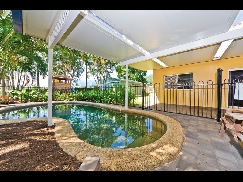 3 Summer Hill Drive, Mooroobool QLD 4870