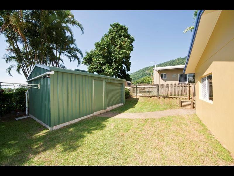 3 Summer Hill Drive, Mooroobool QLD 4870