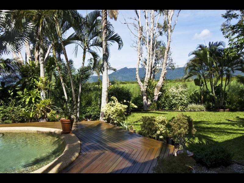 11 Margo Street, Yorkeys Knob QLD 4878