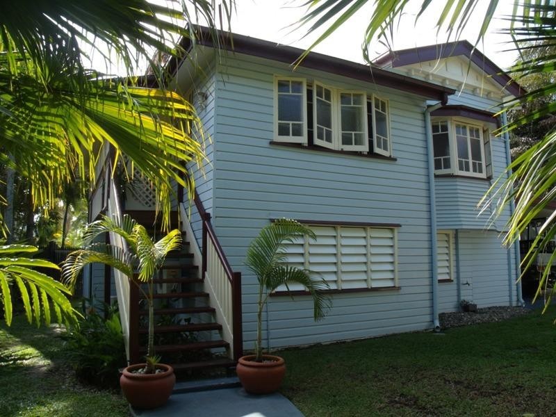 307 Pease Street, Edge Hill QLD 4870