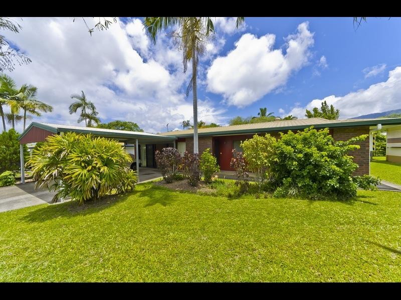 19 Augustus Street, Mooroobool QLD 4870