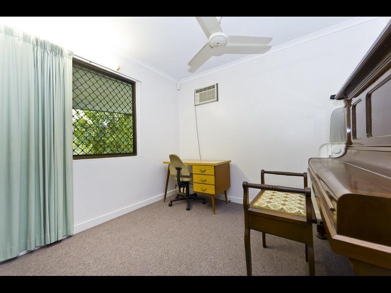 19 Augustus Street, Mooroobool QLD 4870