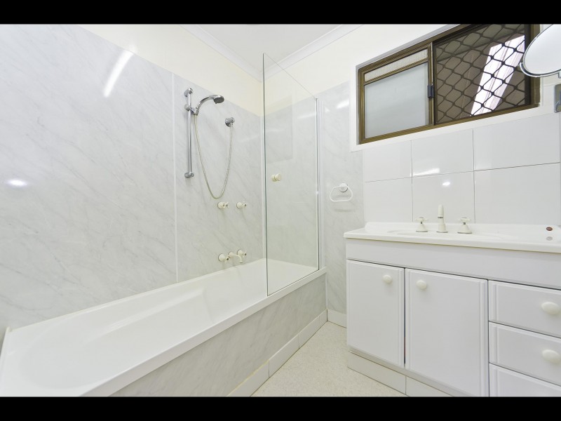 19 Augustus Street, Mooroobool QLD 4870