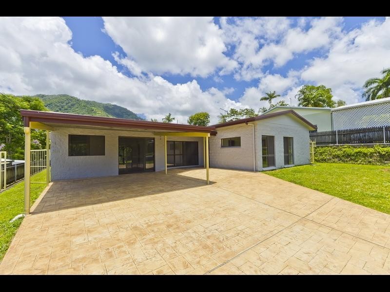 3 Brett Street, Mooroobool QLD 4870