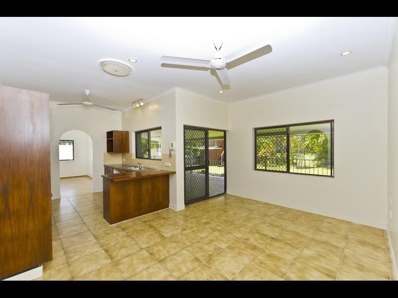 3 Brett Street, Mooroobool QLD 4870