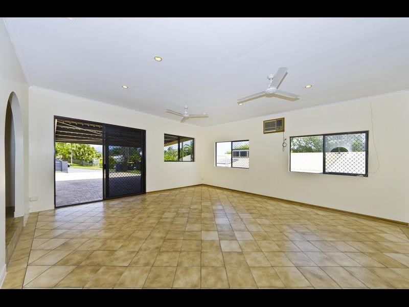 3 Brett Street, Mooroobool QLD 4870