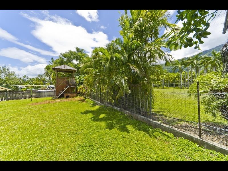 3 Brett Street, Mooroobool QLD 4870