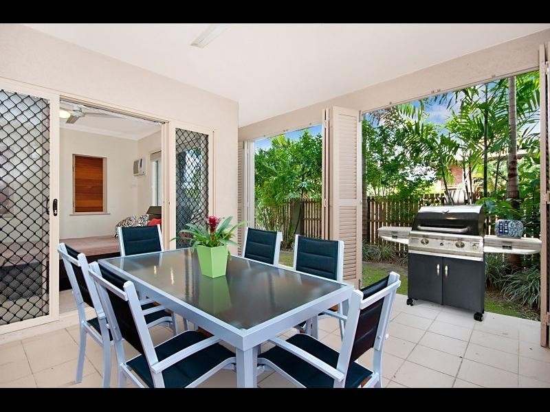 203/2-8 Centenary Close, Manoora QLD 4870