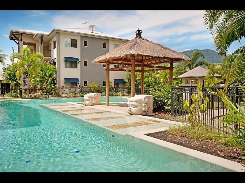 203/2-8 Centenary Close, Manoora QLD 4870