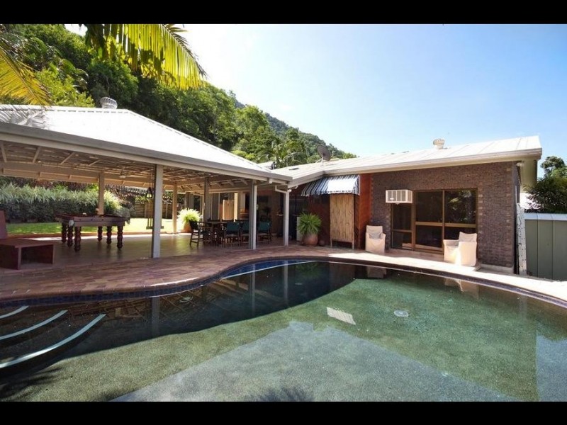 6 Forum Close, Mooroobool QLD 4870