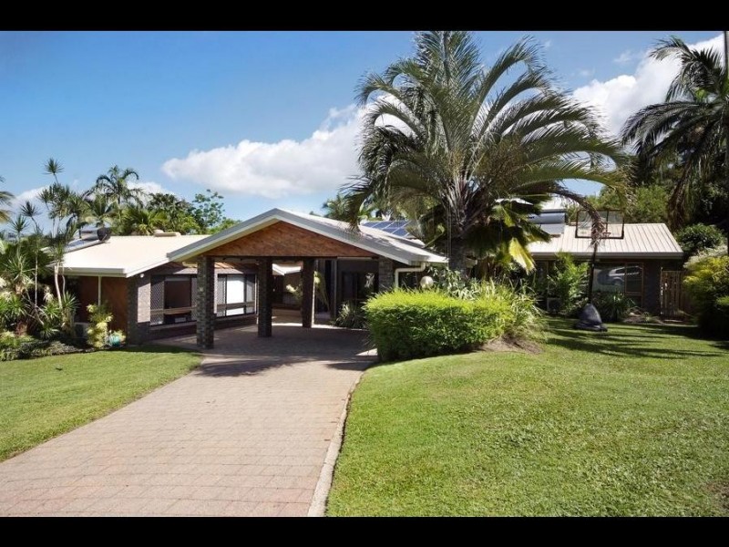 6 Forum Close, Mooroobool QLD 4870