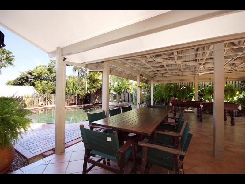 6 Forum Close, Mooroobool QLD 4870