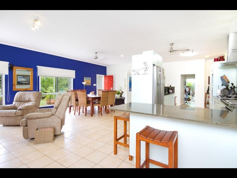 9 Gerbera Street, Holloways Beach QLD 4878