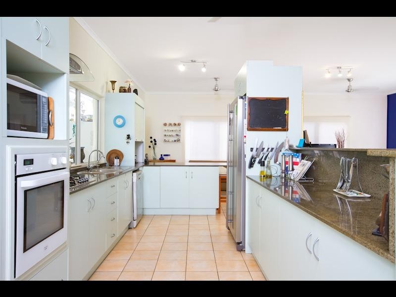 9 Gerbera Street, Holloways Beach QLD 4878