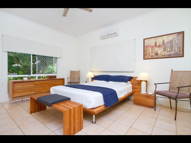 9 Gerbera Street, Holloways Beach QLD 4878