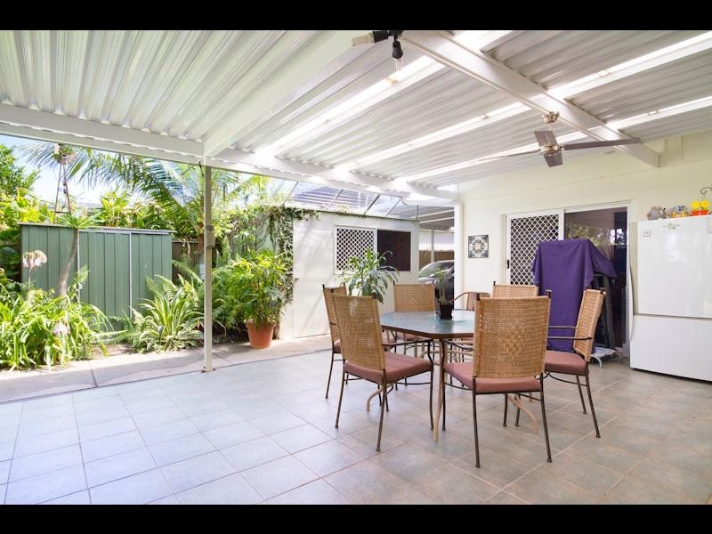 9 Gerbera Street, Holloways Beach QLD 4878