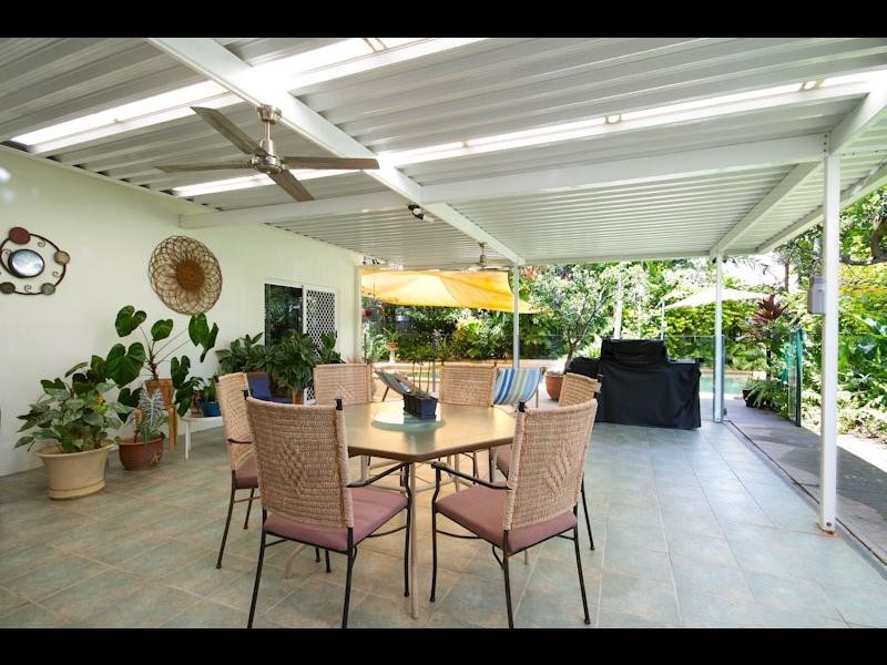 9 Gerbera Street, Holloways Beach QLD 4878