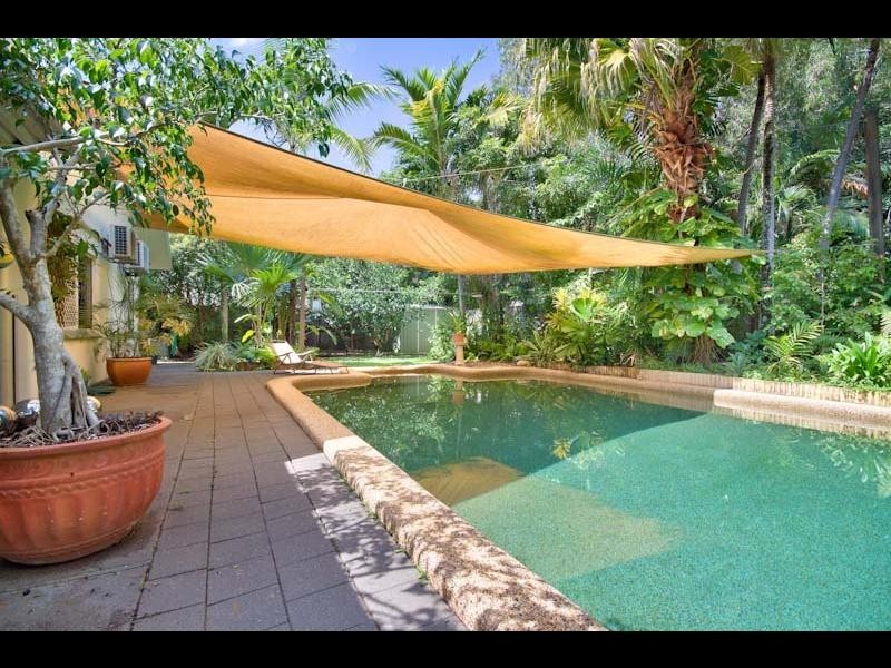 9 Gerbera Street, Holloways Beach QLD 4878