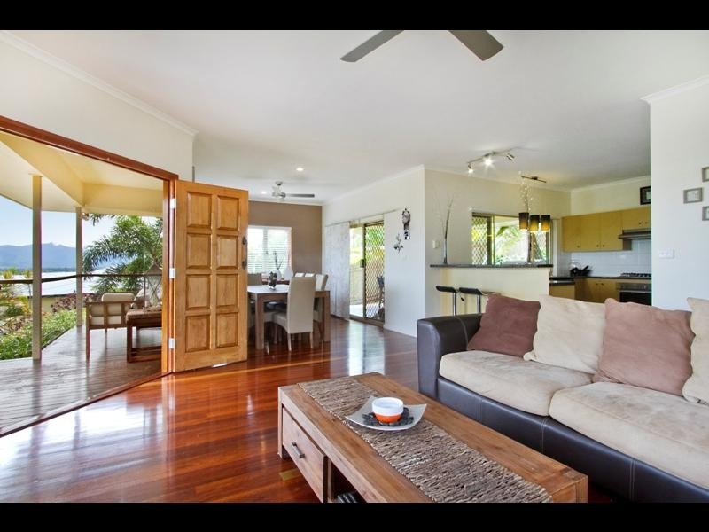 19 Guthrie Close, Bentley Park QLD 4869