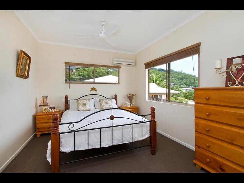 19 Guthrie Close, Bentley Park QLD 4869