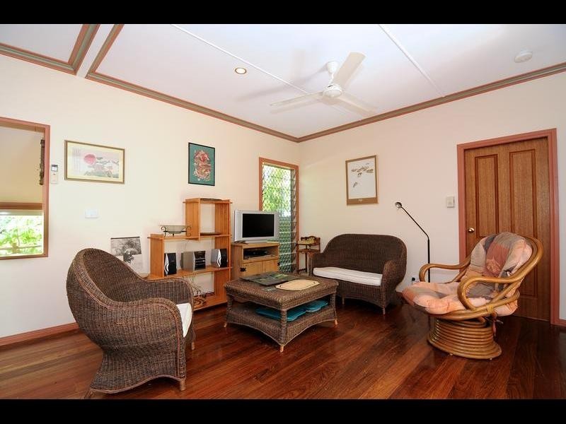 11 Fulton Close, Whitfield QLD 4870