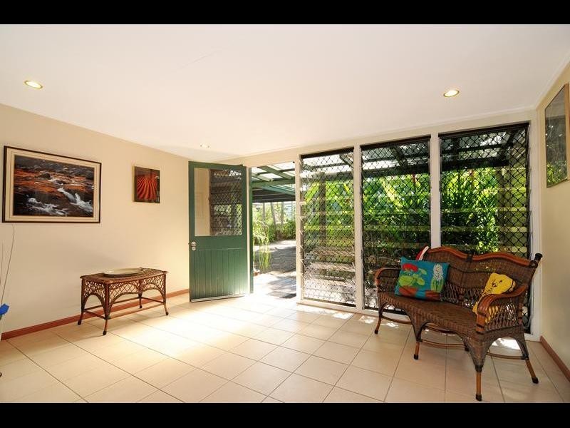 11 Fulton Close, Whitfield QLD 4870