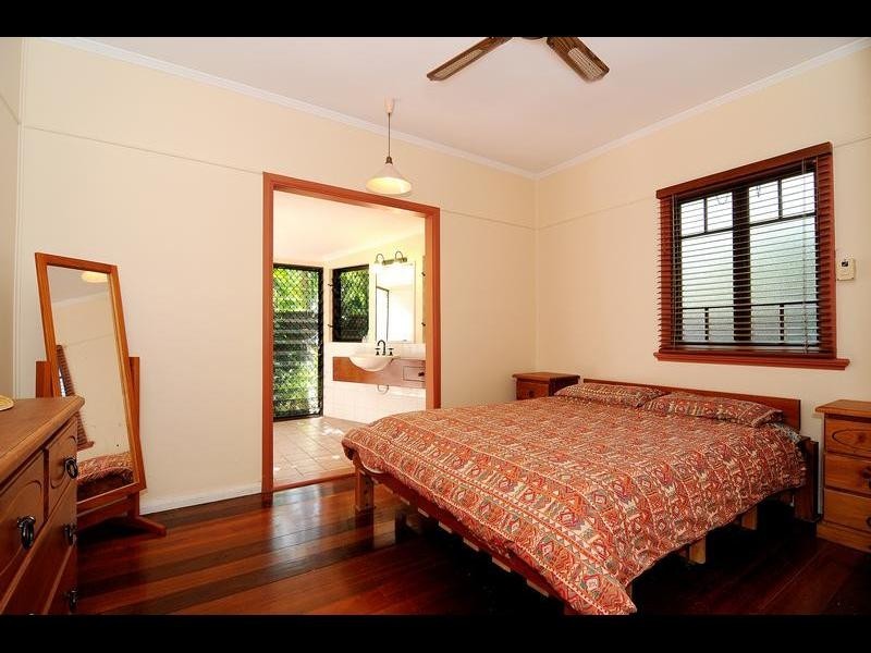 11 Fulton Close, Whitfield QLD 4870