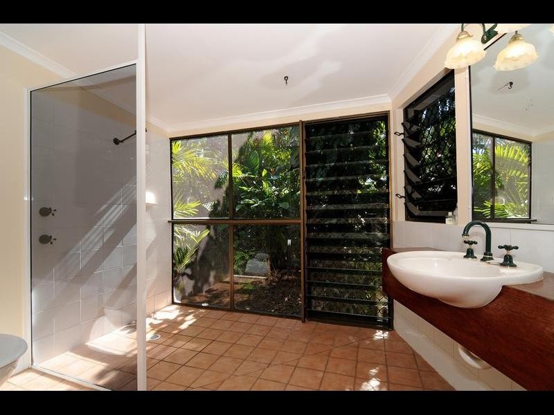 11 Fulton Close, Whitfield QLD 4870